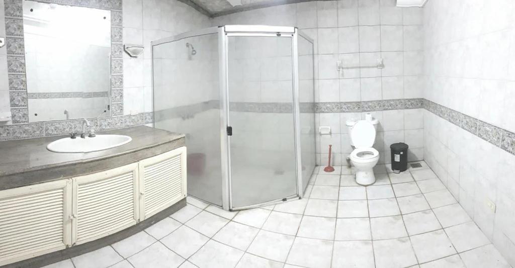 White House, Batangas Villa Lian Luaran gambar