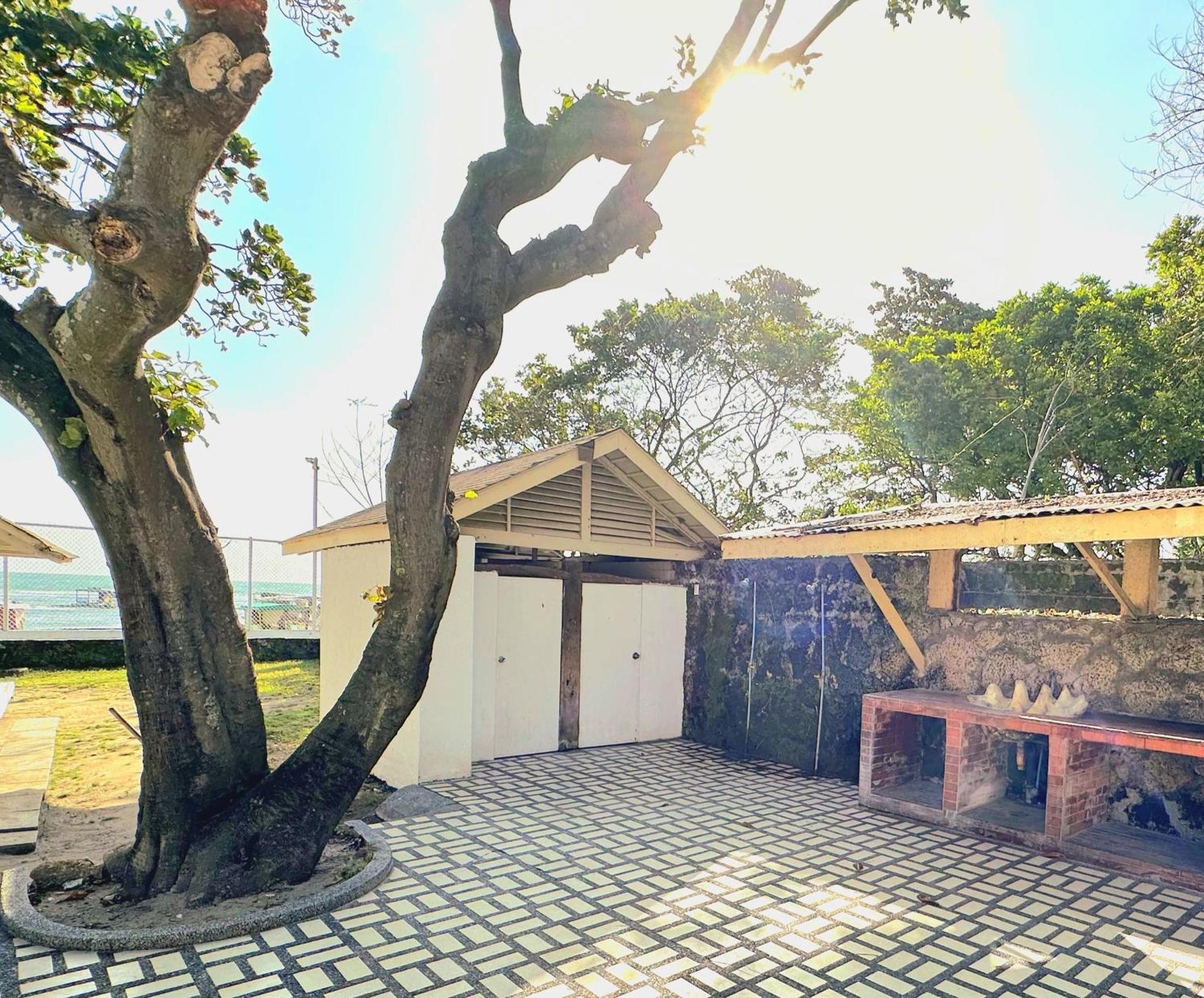 White House, Batangas Villa Lian Luaran gambar